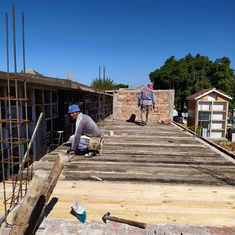 Trabajos de construcción en Necrópolis «San José»